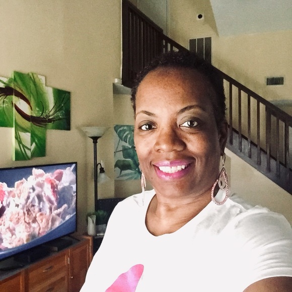 Meet your Posher, Mrs Hines - Picture 2 of 2